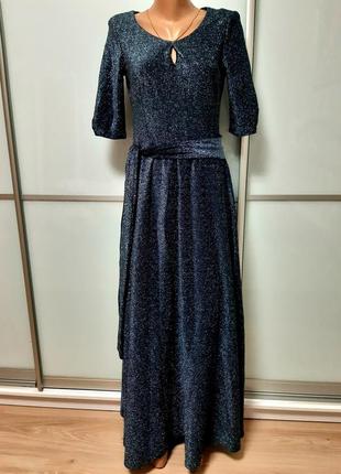 Шикарное длинное платье с люриксом