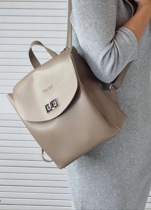 Женский стильный, качественный рюкзак-сумка для девушек мокко