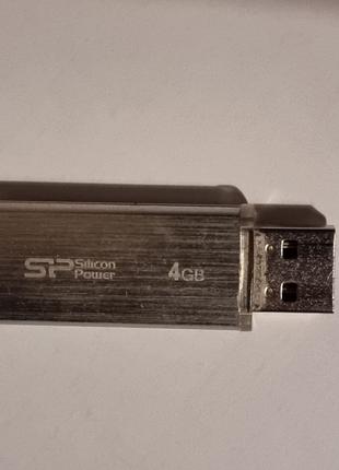 Флешка 4 ГБ Silicon Power SP 8.68/15.6