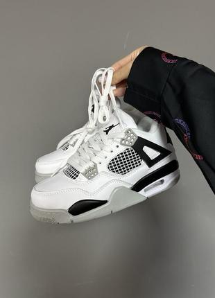 Жіночі кросівки nike air jordan retro 4 «white/grey/black»