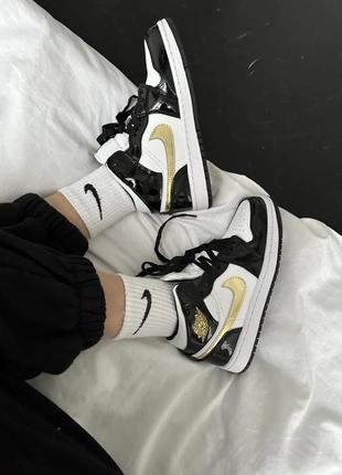 Женские кроссовки nike air jordan retro 1 mid « patent golden ...