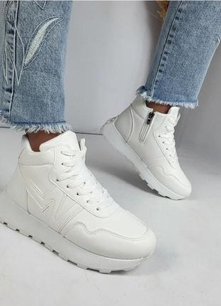 Белые женские кроссовки ботинки сапоги дутики зима