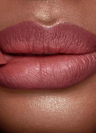 Матова помада для губ charlotte tilbury matte revolution lipstick