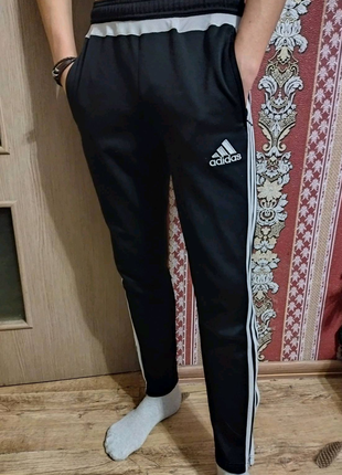 Спортивні чорні штани Adidas (с) На хлопчика 11-14 років