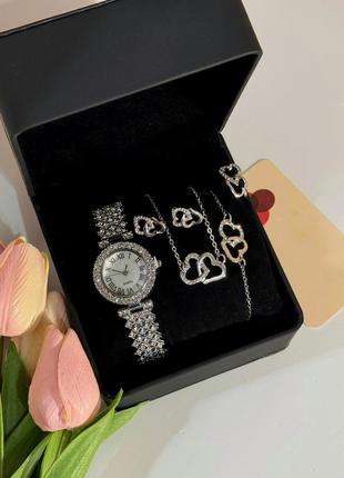 Роскошные часы женские наручные кварцевые цвет серебристый в к...