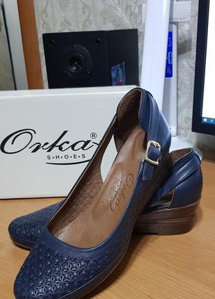 Кожаные женские открытые туфли 38 размер темно синие