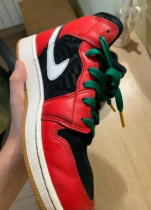 Оригинальные кроссовки Jordan 1