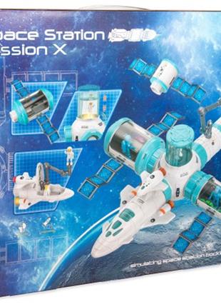 Космическая станция с астронавтом Детская игра из 17 блоков