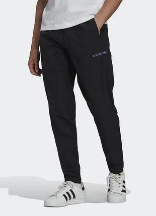 Мужские брюки adidas originals adaptive wind pants black