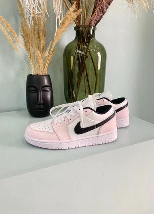 Жіночі кросівки nike air jordan low "light pink"