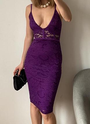 Вечернее фиолетовое платье из кружева