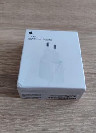 Зарядка до ноутбука Apple MU7V2ZM/A / 12 V / 18 W / 1,5 А білий