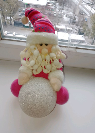 Дед мороз со светящимся шаром
