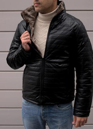 Зимова шкіряна куртка на хутрі чорна без капюшона