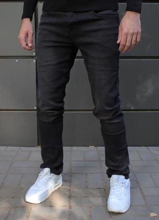 Мужские черные классические джинсы демисезон