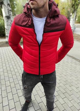 Мужская красная демисезонная куртка утепленная с капюшоном