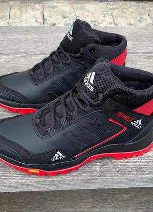 Мужские кожаные зимние ботинки adidas terrex черные с красным