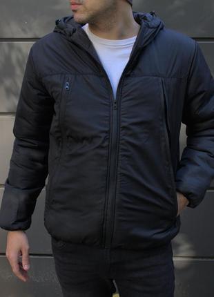 Мужская теплая куртка чёрная , большие карманы , с капюшоном