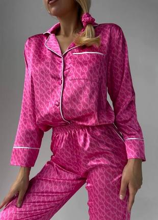 Розовая женская пижама с надписями и карманом