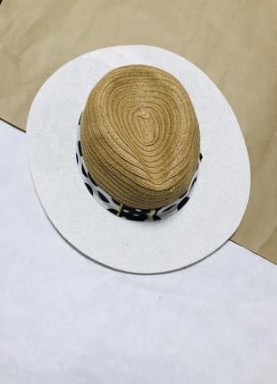 Стильная женская шляпа панама