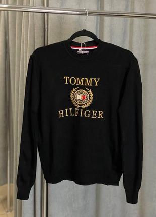 Жіночий светр tommy hilfiger в чорному кольорі