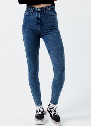 Стильные брендовые джинсы "cropp" с высокой посадкой. размер e...