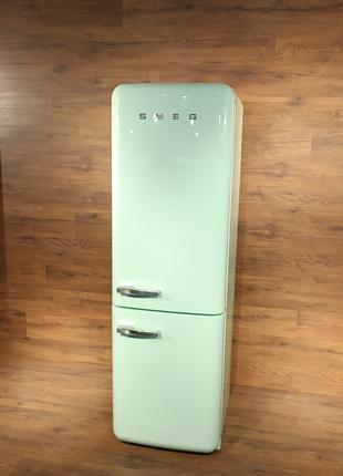 Ретро холодильник Смег Smeg FAB32RVN1 двокамерний No Frost A++
