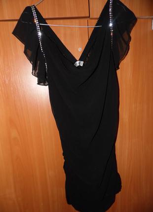 Маленькое чёрное и эффектное платье размер 42-44