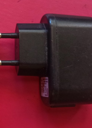 Универсальное Зарядное устройство USB адаптер 220 Fly TA4013