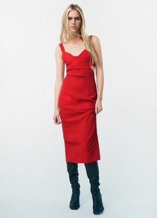 Красное платье миди с вырезом zara