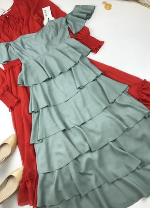 Романтична сукня приємного м’ятного кольору з відкритими плечима