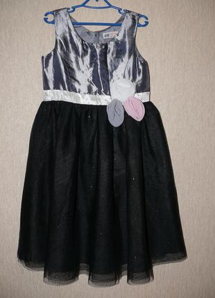 Платье платье праздничное на девочку 7-8 лет