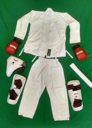 Кимоно, боксерские перчатки, ремень, ракушка, налокотники