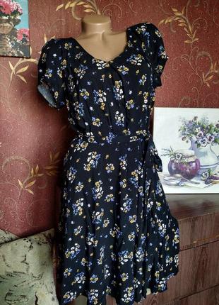 Платье с цветочным принтом с пояском от billie &amp; blossom (...