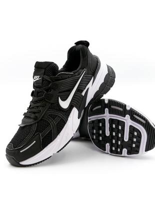 Nike runtekk black white