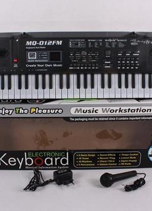 Синтезатор детский MQ-012FM от сети, 61 клавиша, игрушка с мик...