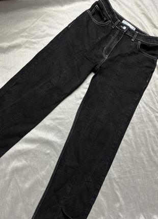 Чёрные прямые джинсы с разрезами next