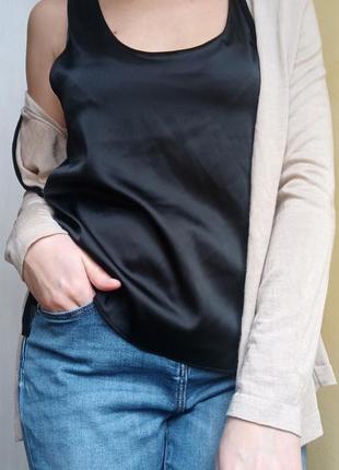 Черная базовая блуза майка без рукавов под шелк атласная майка