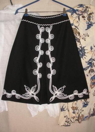 Шерстяная юбка а-силуэта с вышивкой сутажным шнуром