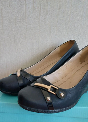 Жіночі чорні туфлі на танкетці взуття жіноче обувь туфли
