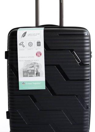 Пластиковый средний чемодан из поликарбоната 65L Horoso черный
