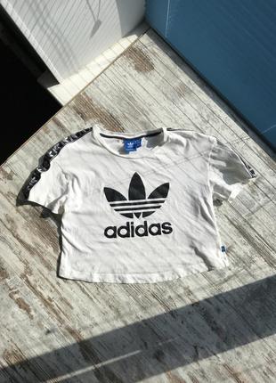 Топ adidas