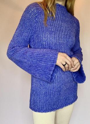 Удлиненный свитер с широкими рукавами