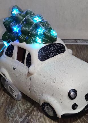 Новогоднее украшение декор автомобиль с елкой и гирляндой