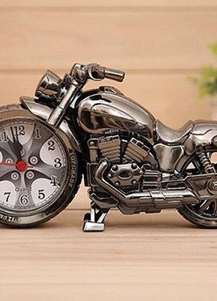 Настільний годинник з будильником Мотоцикл. Годинник-будильник...