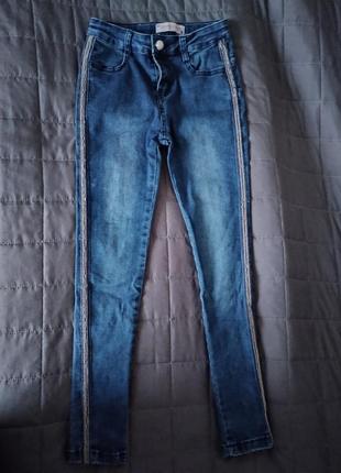 Детские джинсы с буйствами 134-140р
