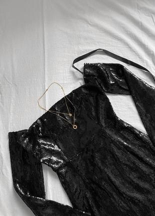 Неперевершена чорна сукня міні в паєтки від prettylittlething