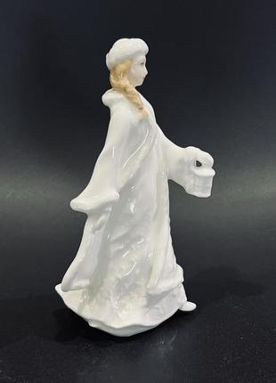 Фарфоровая статуэтка девушка снегурочка royal doulton