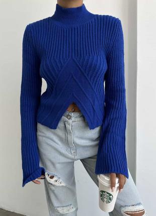 Укороченый свитер с розклешонными рукавами электрик