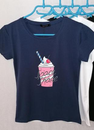 Женская футболка с ярким принтом, 42-46 размер.